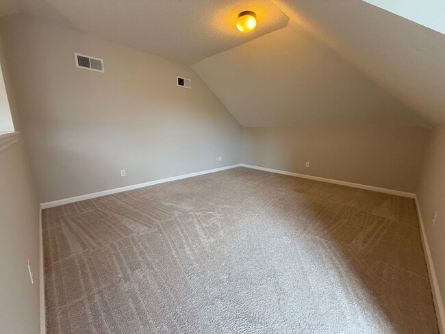 Building Photo - BAYOU VISTA RENTAL HOME 3 BED 2 BATH FENCE...