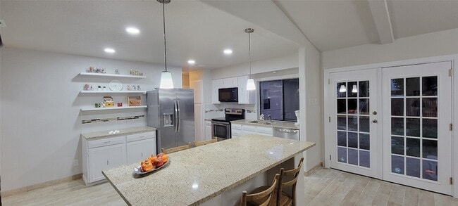 Building Photo - 5526 Excalibur Dr