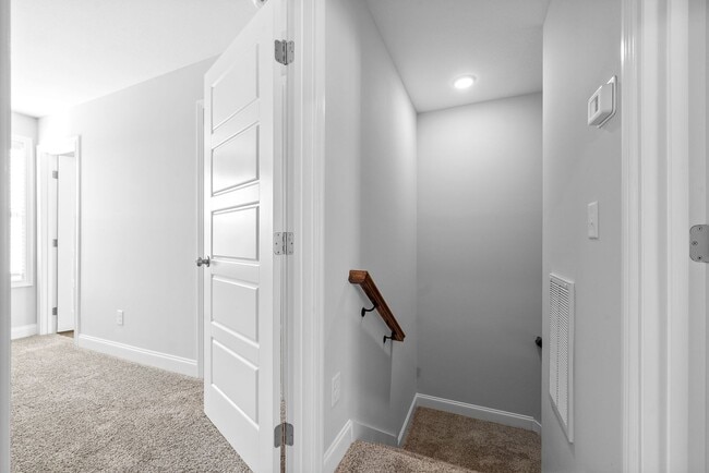 Building Photo - 919 Martin St