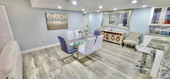 Building Photo - 5600 N Flagler Dr