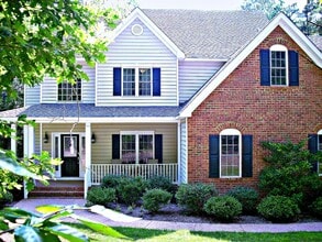 Building Photo - 3-4 BR / 2.5 BA Lovely Two-Story in The Highlands