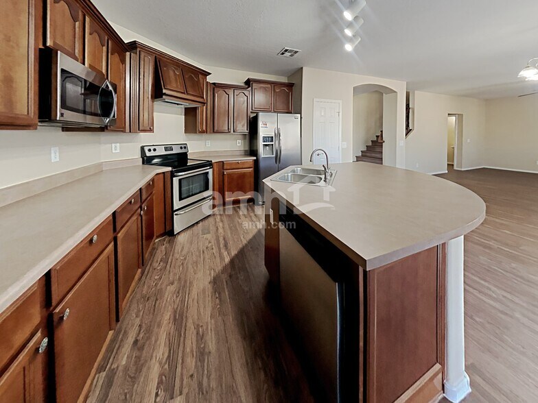 Building Photo - 14954 W Charter Oak Rd