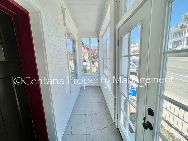 Building Photo - 838 W Park St