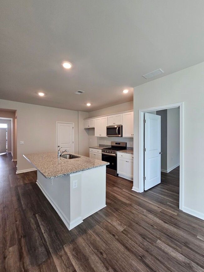 Building Photo - Brand New 3-Bedroom, 2-Bath Home in Ridgef...