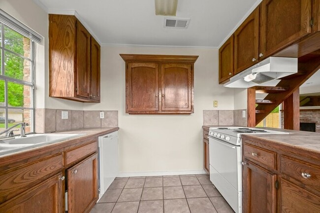 Building Photo - 2662 Brentwood Dr