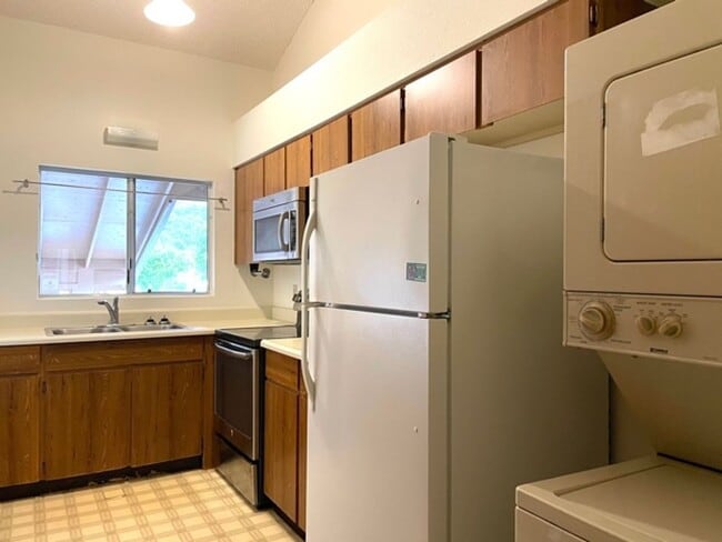 Building Photo - 2 Bedroom, 2 Bathroom, 2 Parking (Newtown ...