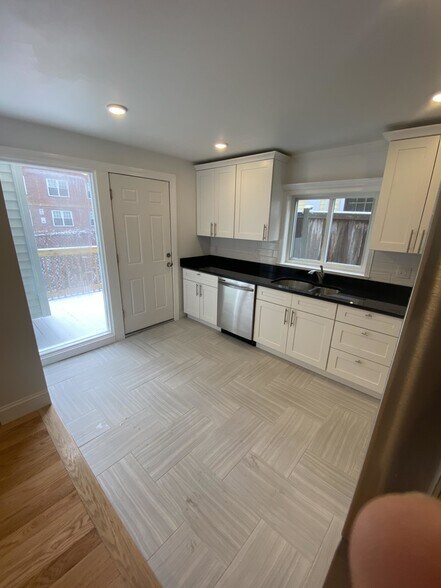 Building Photo - 141 Prospect St