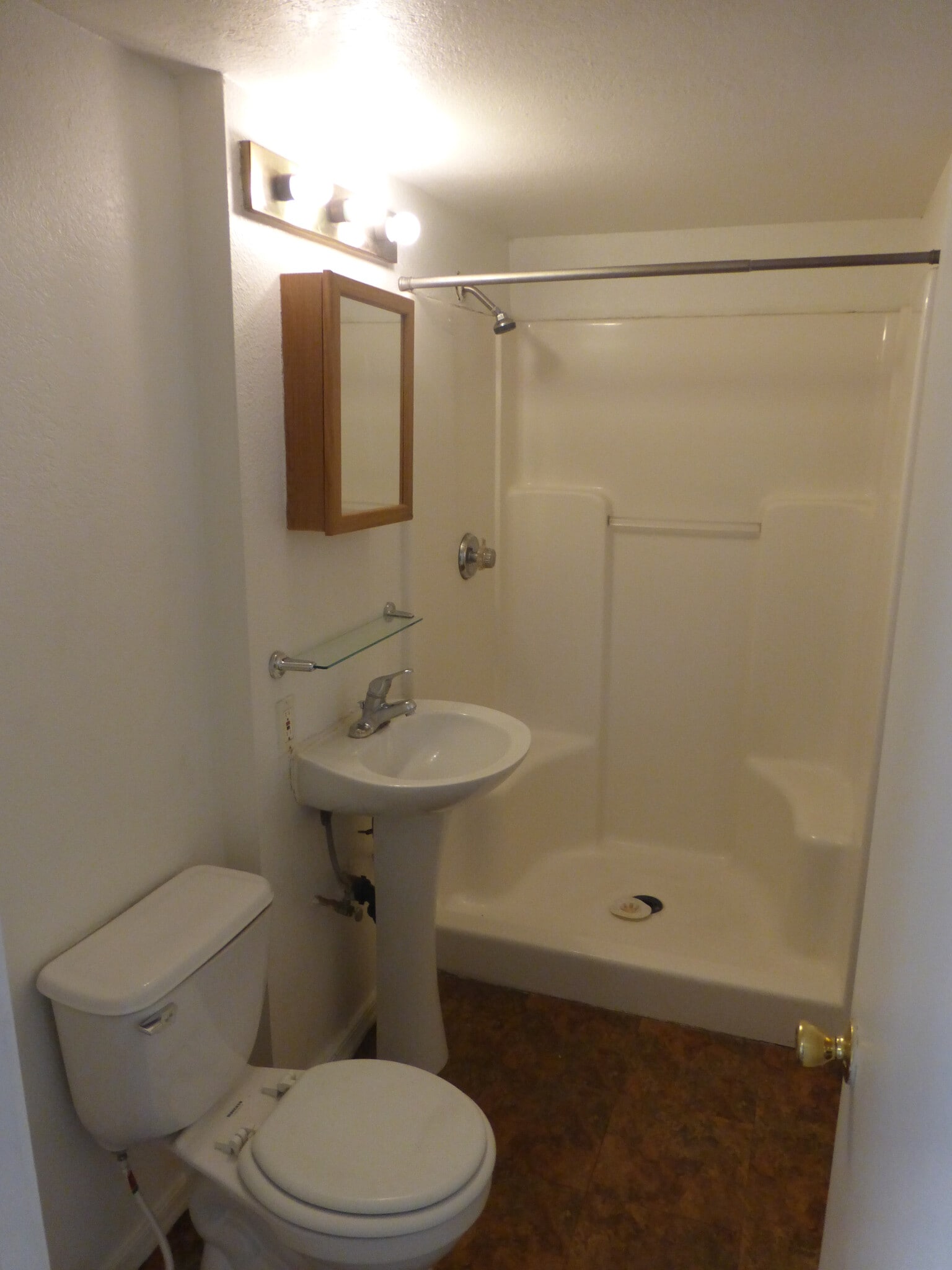 Building Photo - 906 S Farmer Ave