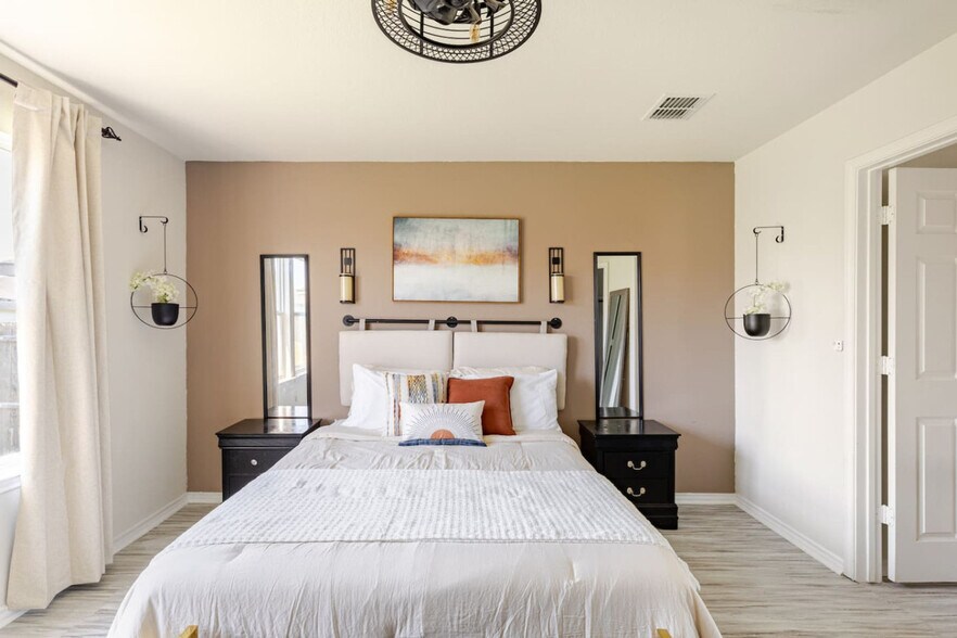 Building Photo - 6052 Misty Breeze Dr
