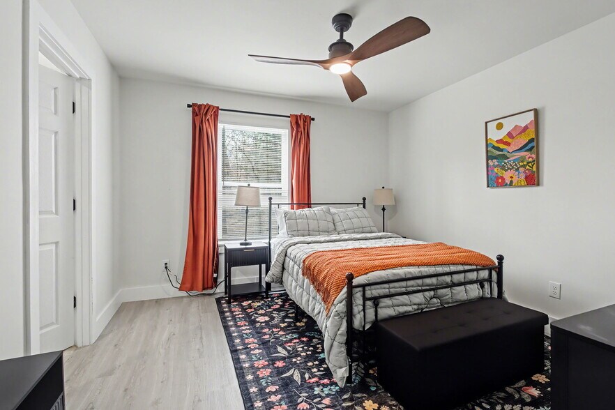 Building Photo - 9345 Rocky Woods Dr