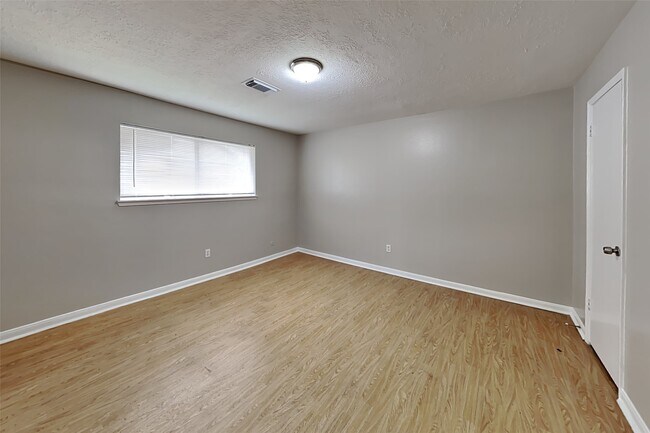 Building Photo - 4313 Lariat Dr