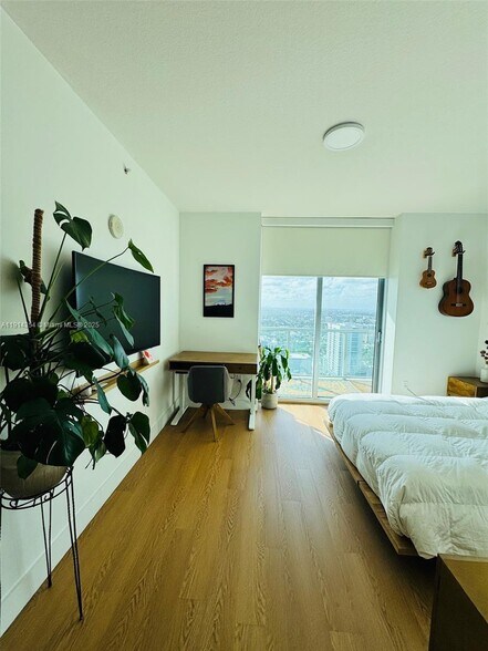 Building Photo - 79 SW 12th St