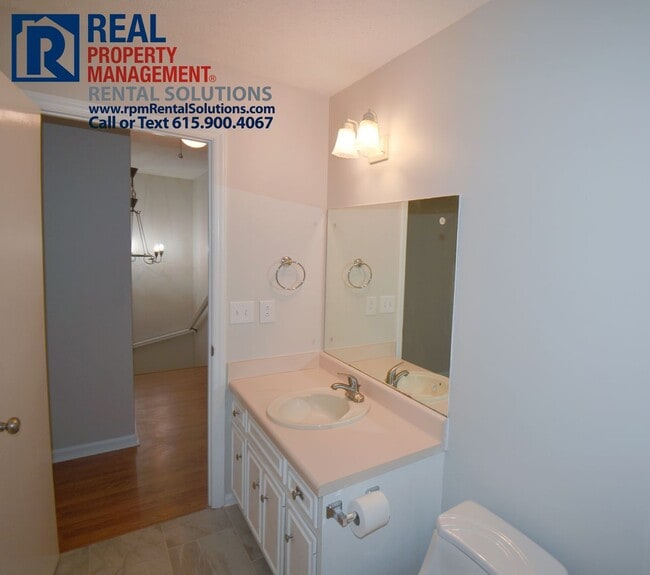 Building Photo - Spacious 3BR/2.5BA in Murfreesboro!