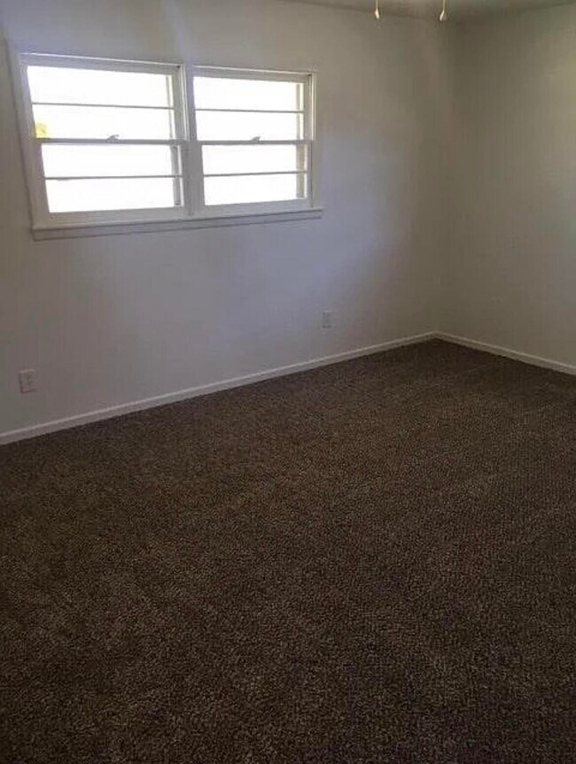 Building Photo - 4914 17th Pl