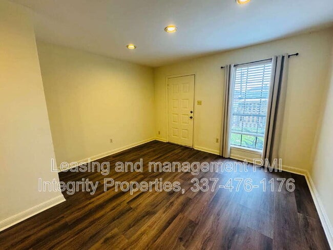 Building Photo - 2419 Robley Dr