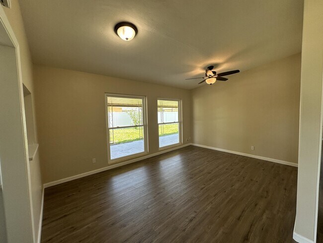 Building Photo - 3335 Dudley St