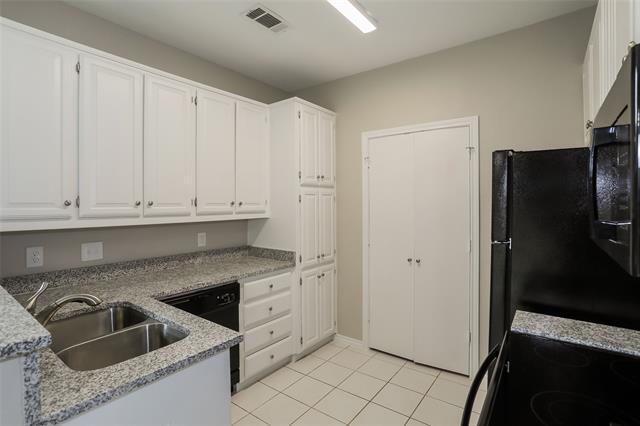 Building Photo - 4121-4121 One Pl Ln