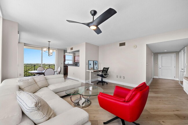 Building Photo - 600 W Las Olas Blvd
