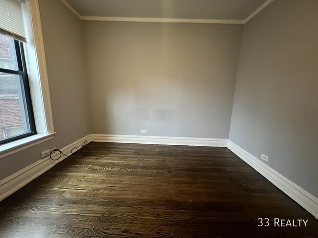 Building Photo - 1 Bed 1 Bath with IN UNIT LAUNDRY in Ander...