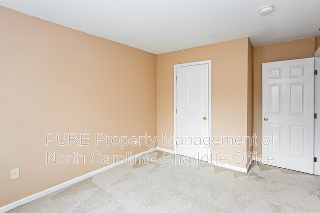 Building Photo - 18040 Delmas Dr