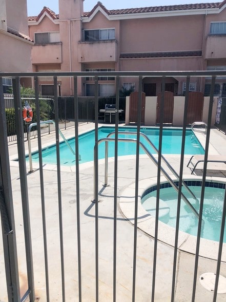 Pool - 7320 Balboa Blvd