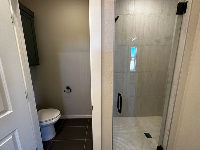 Building Photo - Stunning 3 bedroom Wolfforth - Pre lease f...