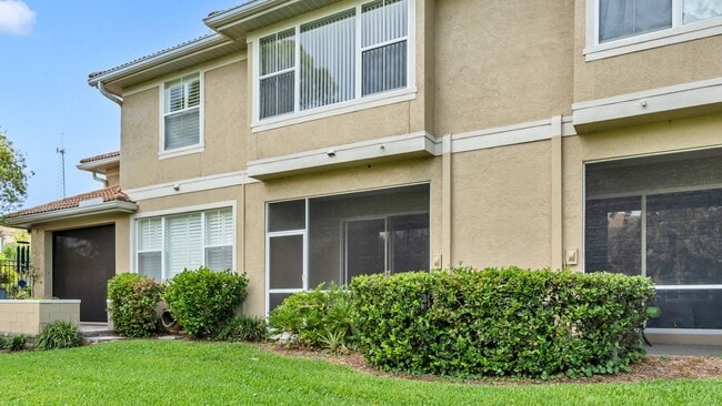 Building Photo - Spacious, light, bright 2 Master BR, 2-car...