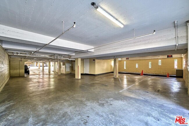 Building Photo - 9221 Charleville Blvd