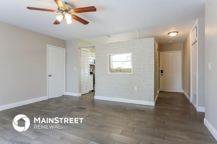 Building Photo - 421 SW 64th Terrace