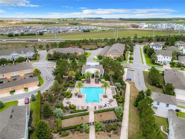 Building Photo - 15465 Honeybell Dr