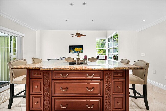 Building Photo - Southwest 111th Terrace, Miami, FL 33176 -...