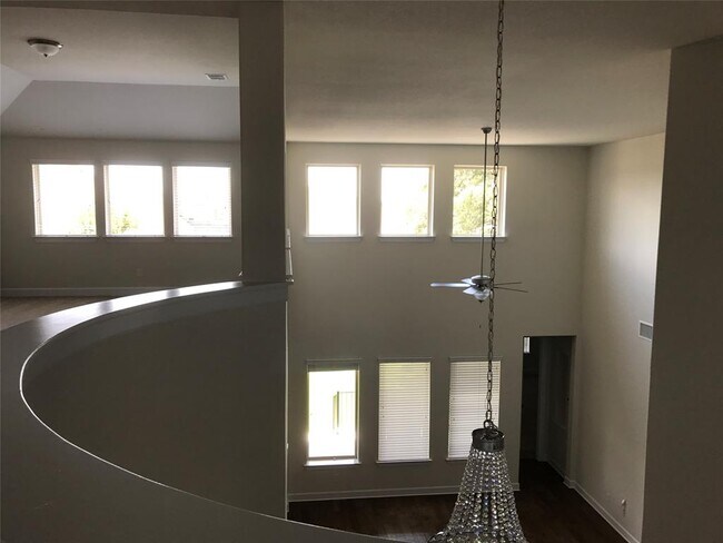 Building Photo - 209 Lockhart Lp