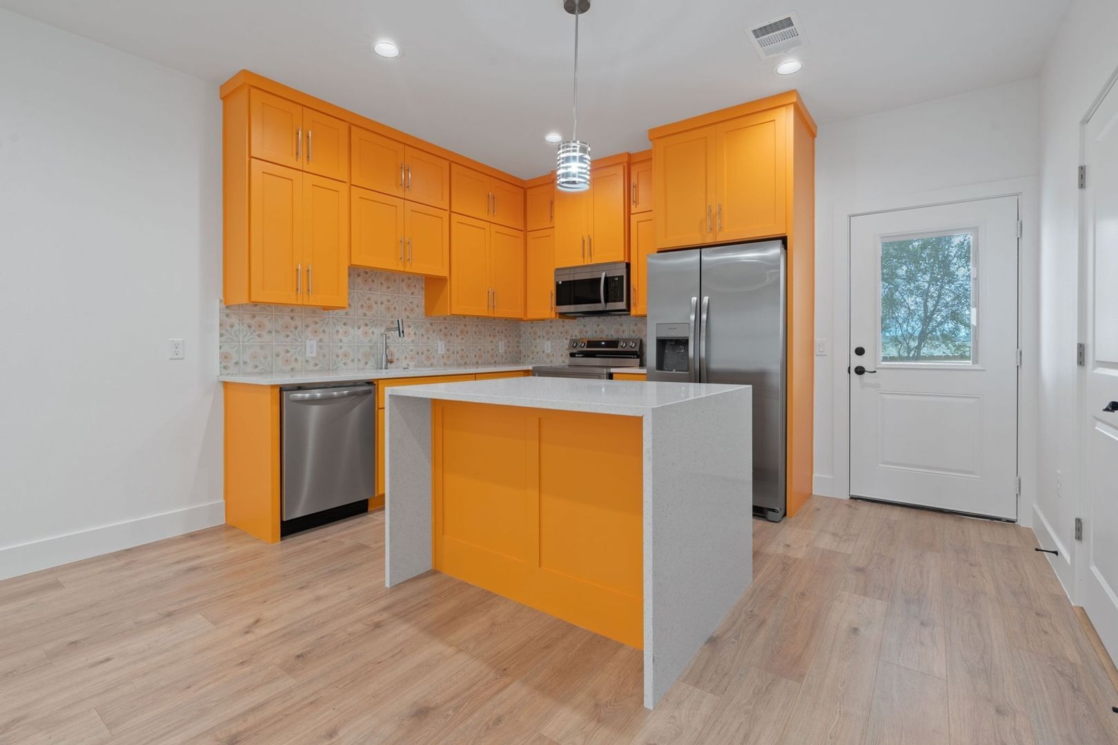 Building Photo - 124 S Mockingbird Cir