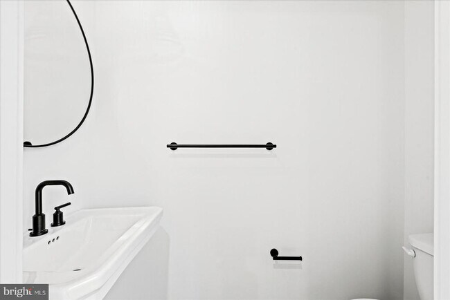 Building Photo - 9407 Pacific Elm St