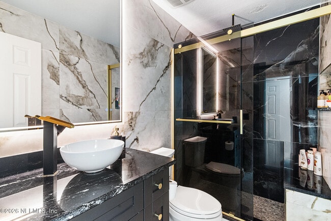 Building Photo - 8880 Old Kings Rd S