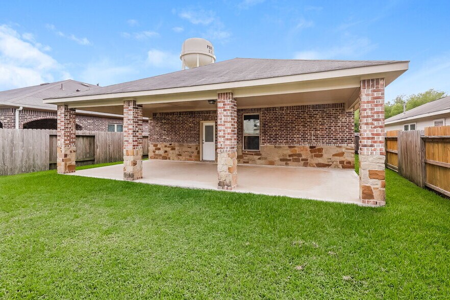 Building Photo - 23733 Briar Tree Dr