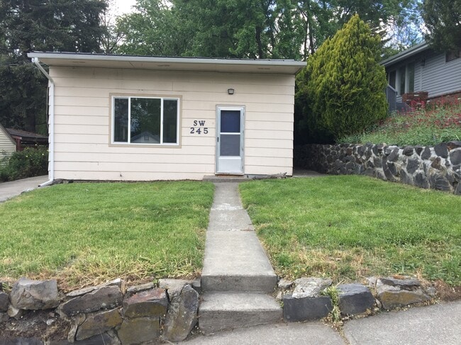 Building Photo - 245 SW Arbor St