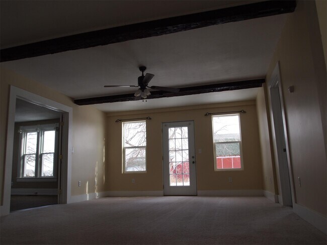 Building Photo - 13620 Tripp Rd