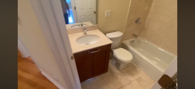 Building Photo - 6947 North Oakley-1