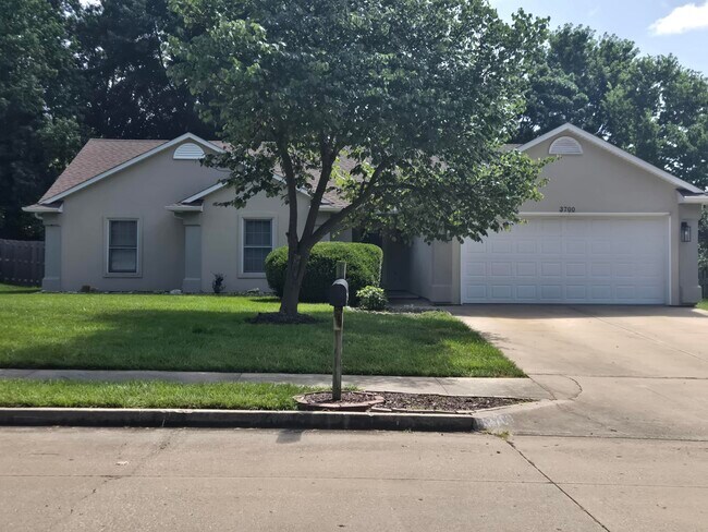 Building Photo - 3700 Falmouth Dr