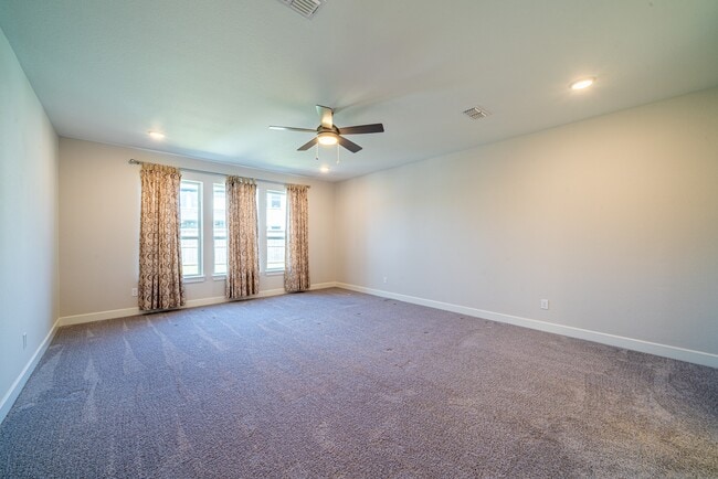Building Photo - 4706 Llano Lp