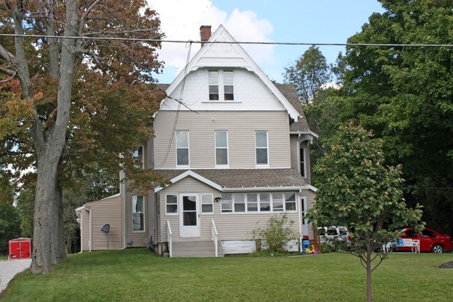 Primary Photo - 653 W Liberty St