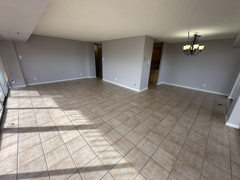 Building Photo - 411 Lakewood Cir