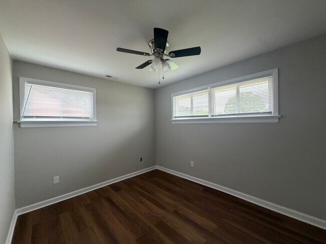 Building Photo - newly renovated 3-bedroom 1 bath
