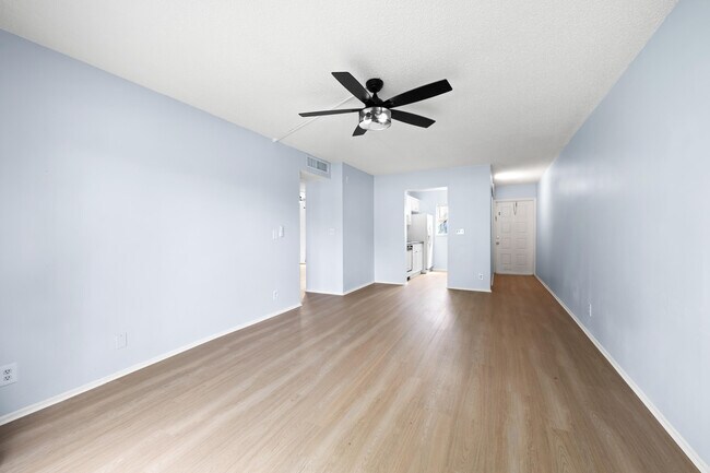 Building Photo - 3258 Coral Ridge Dr