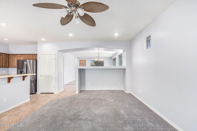 Building Photo - 14094 W Edgemont Ave