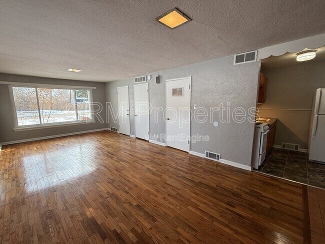 Building Photo - 2101 N Wheeling Ave