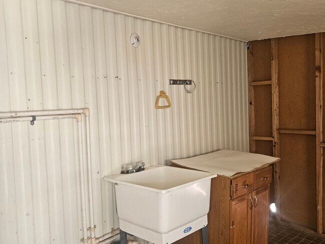 Building Photo - 1435 Trane Rd