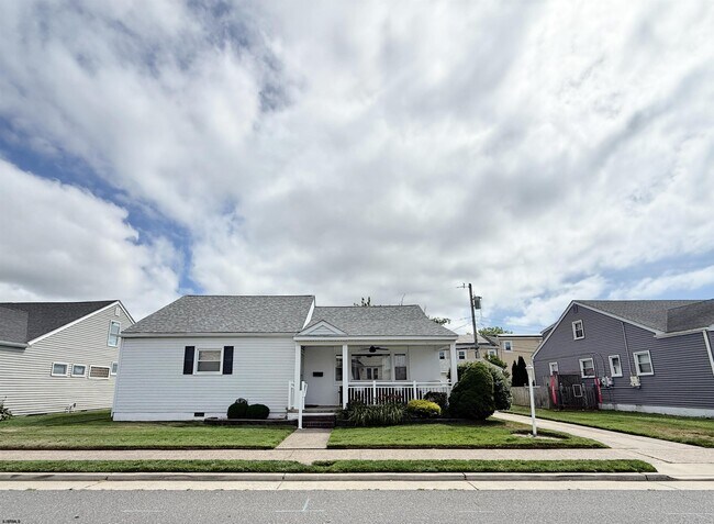 Building Photo - 307 N Essex Ave