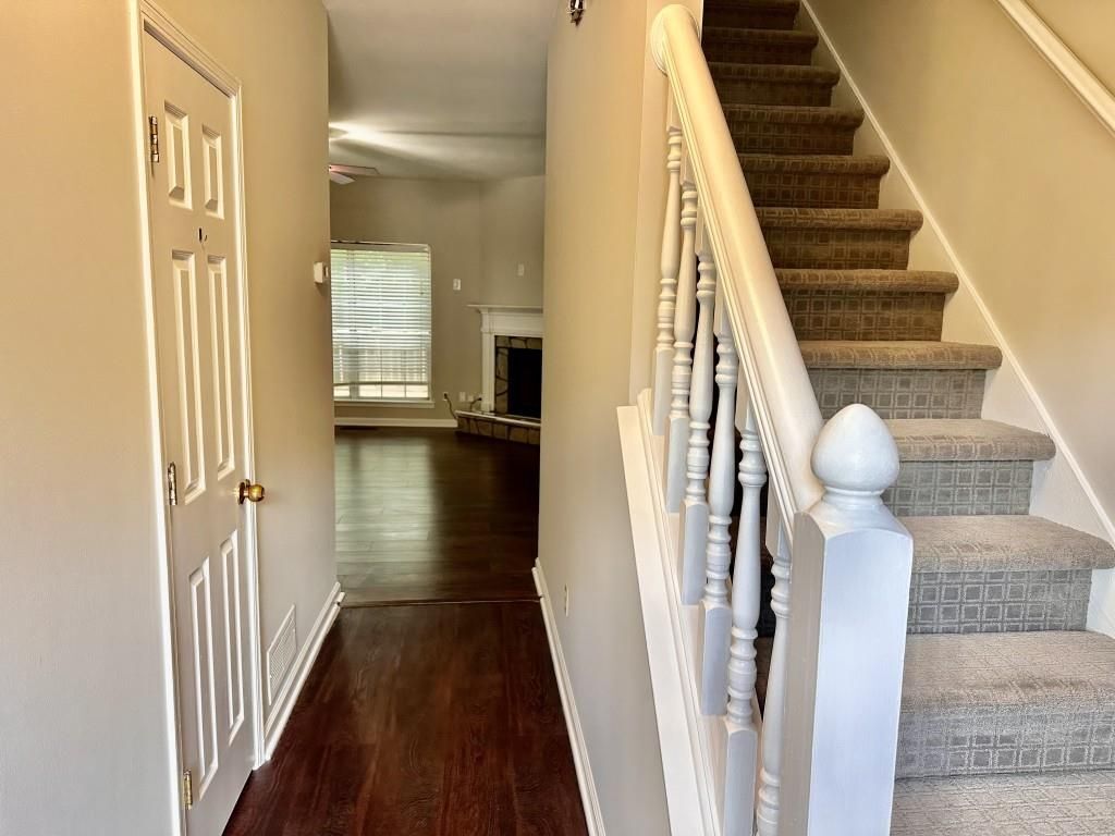 Building Photo - 2290 Fairways Ct